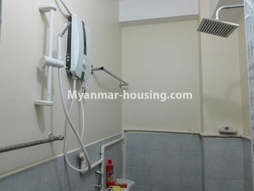 မြန်မာအိမ်ခြံမြေ - ငှားရန် property - No.4216 - မြို့ထဲတွင် ကွန်ဒိုခန်းကျယ် ငှားရန်ရှိသည်။ - one bathroom