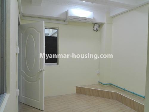 Myanmar real estate - for rent property - No.4216 - Large condo room for rent in downtown! - one room