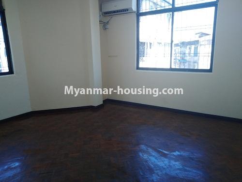 Myanmar real estate - for rent property - No.4218 - Apartment for rent closed to Hledan Junction! - single bedroom view