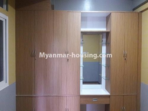 ミャンマー不動産 - 賃貸物件 - No.4220 - Condo room for rent near Myaynigone, Sanchaung! - bedroom wardrobe