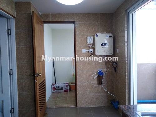 ミャンマー不動産 - 賃貸物件 - No.4227 - Nice condo room for rent in Ahlone! - compound bathroom view