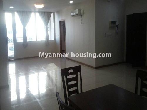 မြန်မာအိမ်ခြံမြေ - ငှားရန် property - No.4233 - မြို့ထဲတွင် ကွန်ဒိုခန်းငှားရန် ရှိသည်။ - living room view
