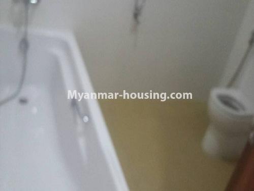မြန်မာအိမ်ခြံမြေ - ငှားရန် property - No.4233 - မြို့ထဲတွင် ကွန်ဒိုခန်းငှားရန် ရှိသည်။bathroom view