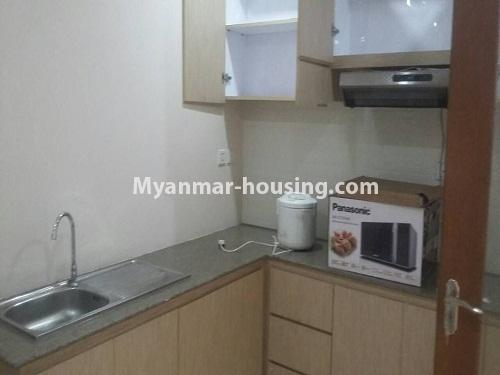 မြန်မာအိမ်ခြံမြေ - ငှားရန် property - No.4233 - မြို့ထဲတွင် ကွန်ဒိုခန်းငှားရန် ရှိသည်။ - kitchen view