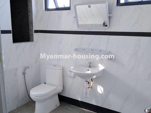 ミャンマー不動産 - 賃貸物件 - No.4242 - New condo room for rent on Parami Road. - bathroom ivew