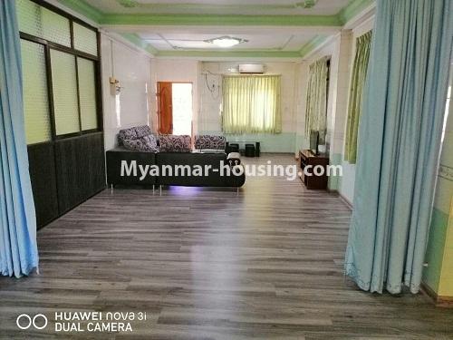 မြန်မာအိမ်ခြံမြေ - ငှားရန် property - No.4254 - စမ်းချောင်းတွင် တိုက်ခန်းငှားရန် ရှိသည်။living room