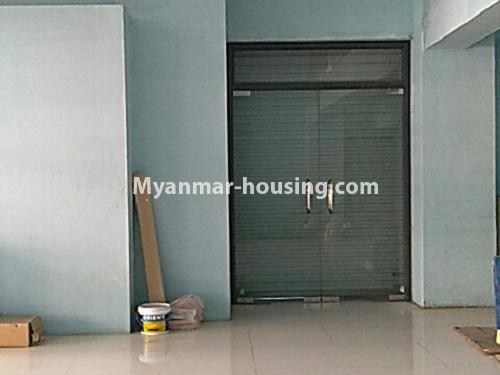မြန်မာအိမ်ခြံမြေ - ငှားရန် property - No.4258 - ဗိုလ်တစ်ထောင်တွင် ကွန်ဒိုမြေညီထပ် ငှားရန်ရှိသည်။main door
