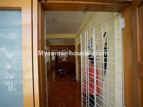 ミャンマー不動産 - 賃貸物件 - No.4259 - Apartment for rent in Sanchaung! - main door
