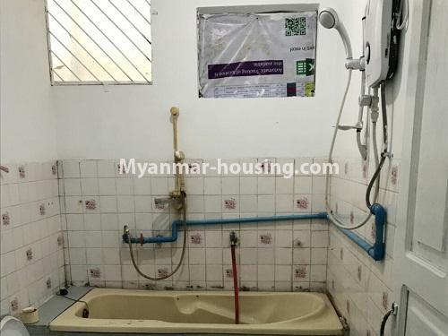 ミャンマー不動産 - 賃貸物件 - No.4260 - Ground floor for rent in Yankin! - bathroom