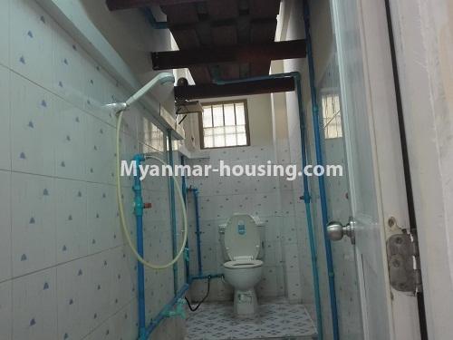 缅甸房地产 - 出租物件 - No.4262 - Condo room for rent in Botahtaung! - compound bathroom and water tank