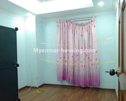 မြန်မာအိမ်ခြံမြေ - ငှားရန် property - No.4267 - ကမာရွတ်တွင် ကွန်ဒိုတိုက်ခန်း ငှားရန်ရှိသည်။ - master bedroom