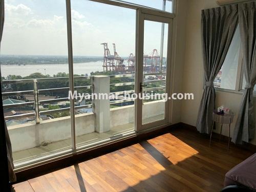 缅甸房地产 - 出租物件 - No.4268 - Penthouse condo room for rent in Lanmadaw! - master bedroom view