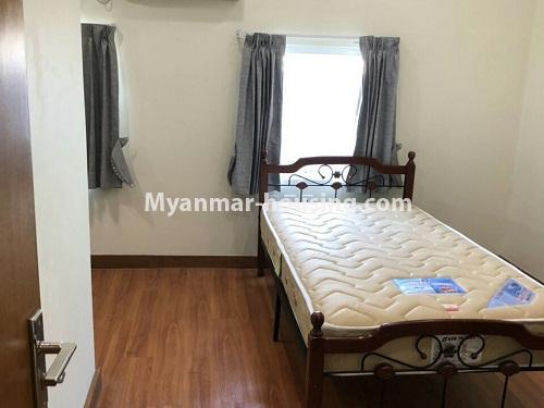 မြန်မာအိမ်ခြံမြေ - ငှားရန် property - No.4268 - လမ်းမတော်တွင် အပေါ်ဆုံးလွှာ ကွန်ဒိုတိုက်ခန်း ငှားရန်ရှိသည်။ - single bedroom view