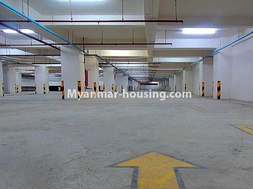 缅甸房地产 - 出租物件 - No.4272 - Golden Parami Condo room for rent in Hlaing! - car parking view