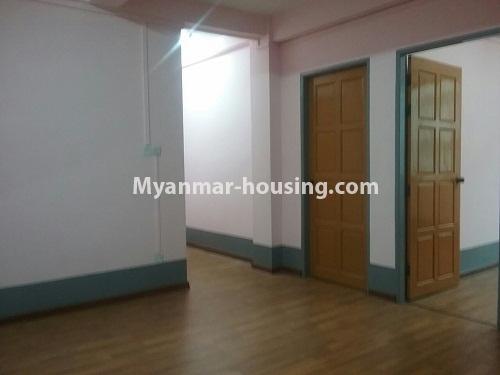 ミャンマー不動産 - 賃貸物件 - No.4273 - Apartment for rent in Shwe Ohn Pin Housing (1) Yankin! - living room area