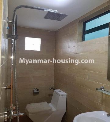 ミャンマー不動産 - 賃貸物件 - No.4281 - Condo room for rent in Hlaing! - master bedroom bathroom 