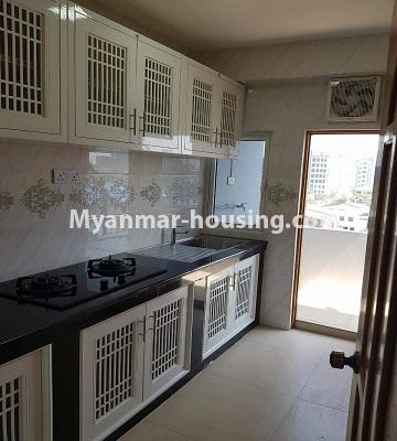 မြန်မာအိမ်ခြံမြေ - ငှားရန် property - No.4281 - လှိိုင်တွင် ကွန်ဒိုခန်း ငှားရန်ရှိသည်။kitchen 