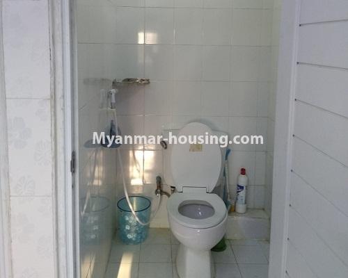 缅甸房地产 - 出租物件 - No.4288 - One bedroom condo room for rent in Mayangone! - toilet 