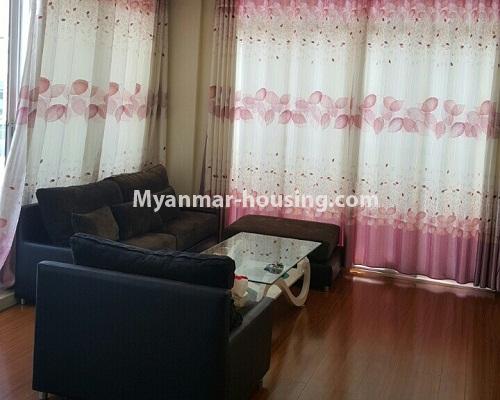 မြန်မာအိမ်ခြံမြေ - ငှားရန် property - No.4293 - လမ်းမတော် China Town တွင် ကွန်ဒိုခန်း ငှားရန်ရှိသည်။ living room