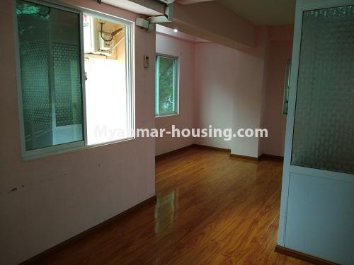 မြန်မာအိမ်ခြံမြေ - ငှားရန် property - No.4300 - စမ်းချောင်တွင် ကွန်ဒိုအသေးအခန်း ငှားရန်ရှိသည်။another view of living room