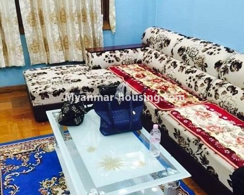 မြန်မာအိမ်ခြံမြေ - ငှားရန် property - No.4303 - မြို့ထဲတွင် ကွန်ဒိုခန်း ငှားရန်ရှိသည်။  - living room