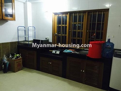 မြန်မာအိမ်ခြံမြေ - ငှားရန် property - No.4303 - မြို့ထဲတွင် ကွန်ဒိုခန်း ငှားရန်ရှိသည်။ kitchen