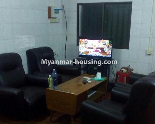 မြန်မာအိမ်ခြံမြေ - ငှားရန် property - No.4311 - ဒဂုံတွင် တိုက်ခန်း ငှားရန်ရှိသည်။living room
