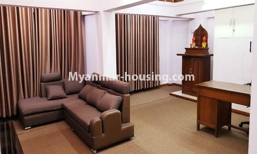 မြန်မာအိမ်ခြံမြေ - ငှားရန် property - No.4317 - လမ်းမတော်တွင် ကွန်ဒိုခန်း ငှားရန်ရှိသည်။  - living room