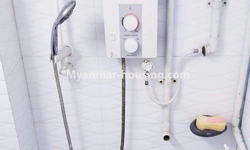 缅甸房地产 - 出租物件 - No.4317 - Condo room for rent in Lanmadaw! - bathroom
