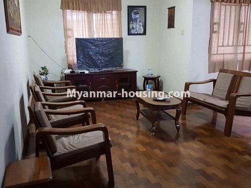 မြန်မာအိမ်ခြံမြေ - ငှားရန် property - No.4343 - ကမာရွတ်တွင် အလွှာနိမ့် တိုက်ခန်း ငှားရန်ရှိသည်။living room