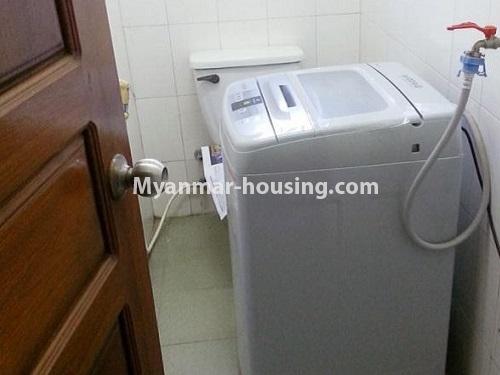 မြန်မာအိမ်ခြံမြေ - ငှားရန် property - No.4343 - ကမာရွတ်တွင် အလွှာနိမ့် တိုက်ခန်း ငှားရန်ရှိသည်။washing machine