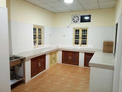 ミャンマー不動産 - 賃貸物件 - No.4344 - Landed house for rent in Thanlyin! - kitchen