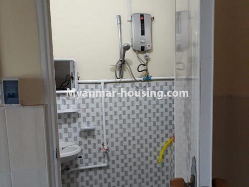 ミャンマー不動産 - 賃貸物件 - No.4355 - Mini condo room for rent in Pazundaung! - bathroom