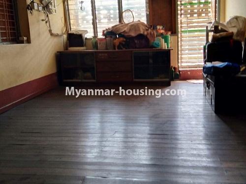 မြန်မာအိမ်ခြံမြေ - ငှားရန် property - No.4370 - ဗိုလ်တစ်ထောင်တွင် ပထမထပ် တိုက်ခန်းငှားရန် ရှိ်သည်။ living room