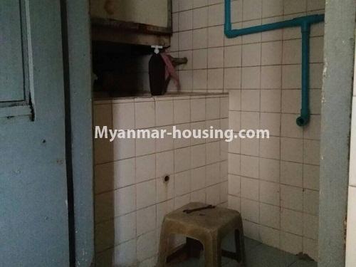 ミャンマー不動産 - 賃貸物件 - No.4370 - First floor apartment for rent in Botahtaung! - bathroom
