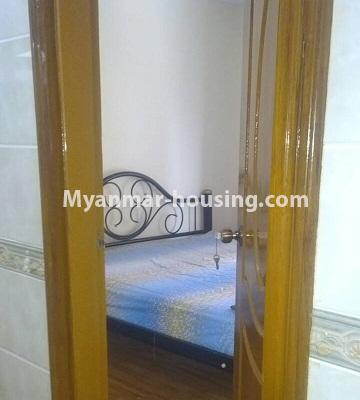 မြန်မာအိမ်ခြံမြေ - ငှားရန် property - No.4377 - ကမာရွတ်တွင် ကွန်ဒိုခန်း ငှားရန် ရှိသည်။ - master bedroom 