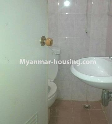 Myanmar real estate - for rent property - No.4377 - Condo room for rent in Kamaryut! - bathroom