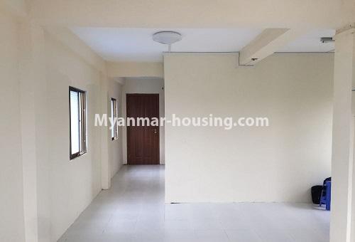 缅甸房地产 - 出租物件 - No.4386 - Apartment room for rent in South Okkalapa! - living room and corridor