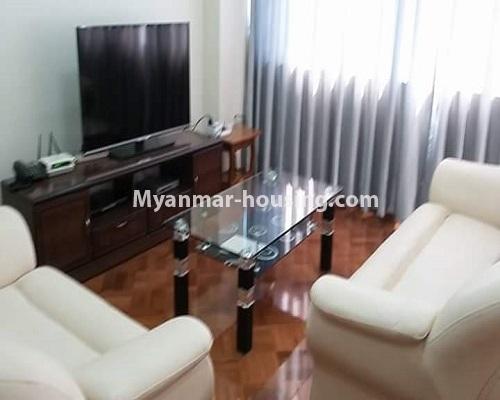 မြန်မာအိမ်ခြံမြေ - ငှားရန် property - No.4390 - မြို့ထဲတွင် ကွန်ဒိုခန်း ငှားရန်ရှိသည်။ - living room