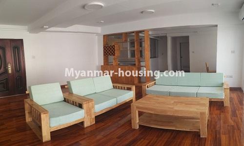 မြန်မာအိမ်ခြံမြေ - ငှားရန် property - No.4391 - ဒဂုံဆိပ်ကမ်း ဧရာချမ်းသာ ကွန်ဒိုတွင် အခန်းငှားရန်ရှိသည်။living room