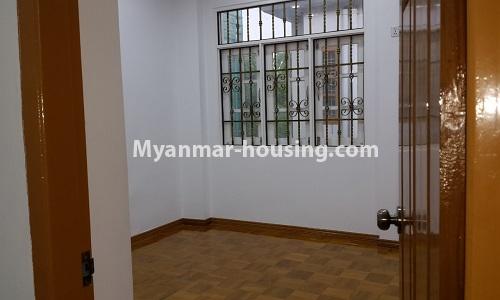 မြန်မာအိမ်ခြံမြေ - ငှားရန် property - No.4395 - သန်လျင်တွင် လုံးချင်းငှားရန် ရှိသည်။ - master bedroom