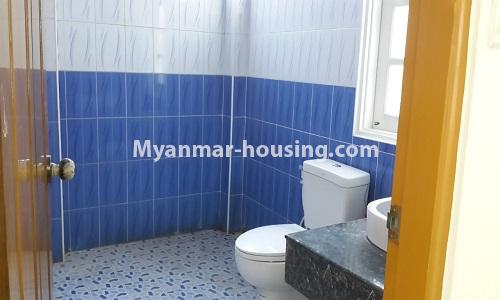 缅甸房地产 - 出租物件 - No.4395 - Landed house for rent in Thanlyin! - bathroom 