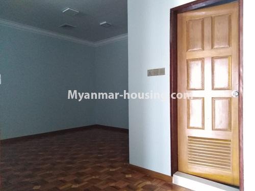 မြန်မာအိမ်ခြံမြေ - ငှားရန် property - No.4396 - ဗဟန်းတွင် ကွန်ဒိုခန်းအသစ် ငှားရန်ရှိသည်။ - master bedroom