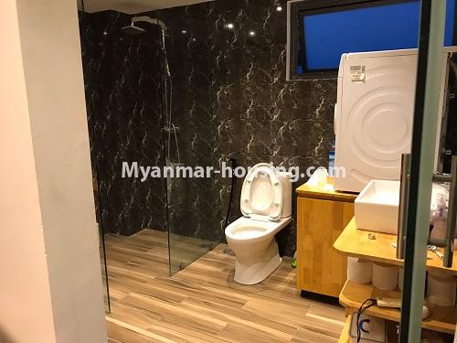 မြန်မာအိမ်ခြံမြေ - ငှားရန် property - No.4401 - မြို့ထဲတွင် ဗျူးကောင်းကောင်းနှင့် ပေါ်ဆုံးထပ်ငှားရန်ရှိသည်။ - another bathroom view