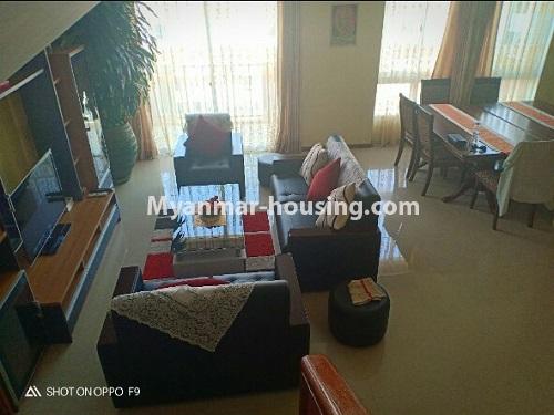 မြန်မာအိမ်ခြံမြေ - ငှားရန် property - No.4405 - ကြယ်မြို့တော်ကွန်ဒိုတွင် ဂေါက်ကွင်းဗျူးနှင့် အခန်းငှားရန် ရှိသည်။ living room