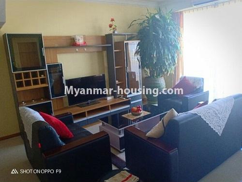 မြန်မာအိမ်ခြံမြေ - ငှားရန် property - No.4405 - ကြယ်မြို့တော်ကွန်ဒိုတွင် ဂေါက်ကွင်းဗျူးနှင့် အခန်းငှားရန် ရှိသည်။ anothr view of living room