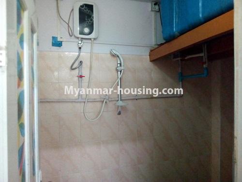 Myanmar real estate - for rent property - No.4407 - One bedroom apartment near Hledan Junction! - bathroom
