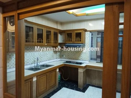 缅甸房地产 - 出租物件 - No.4412 - Nawarat Condominium room with decoration for rent in Dagon! - kitchen 