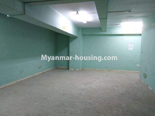 缅甸房地产 - 出租物件 - No.4418 - Ground floor with mezzanine for rent in Dagon Downtown! - upstairs hall