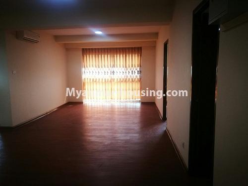 ミャンマー不動産 - 賃貸物件 - No.4420 - New building and decorated condominium room for rent in Thin Gan Gyun - living room